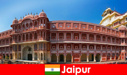 Cele mai extraordinare arhitecturi atrag mulți turiști la Jaipur
