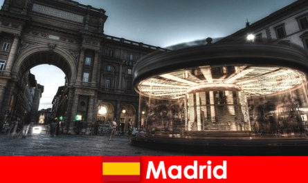 Madrid cunoscut pentru cafenele sale și vânzătorii de stradă un city break este în valoare de ea