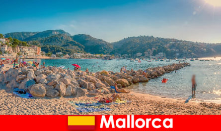 Mallorca cu mile de partid de renume mondial și plaje frumoase