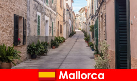 Paradis pentru turiștii sportivi din Mallorca în peisaje naturale și plaje