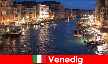 Veneția, un oraș cu gondole și numeroasele sale comori artistice