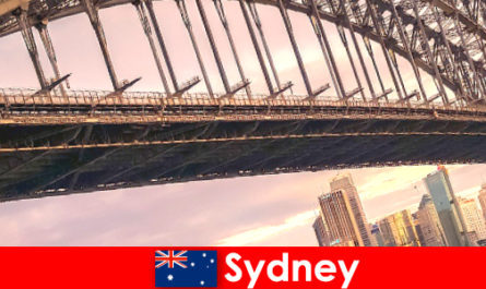 Sydney cu podurile sale este o destinație foarte populară pentru călătorii din Australia