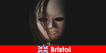 Experiențe de teatru în Bristol Anglia prin muzica de comedie Dans pentru călătorii curioși