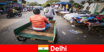 Vacanțe în străinătate Străzi aglomerate și o mulțime de agitație caracterizează Delhi în India