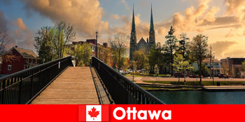 Rezervați locuri ieftine pentru a rămâne în Ottawa Canada devreme