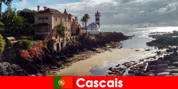 Swarmed fotografie de turism la orașul pitoresc Cascais Portugalia