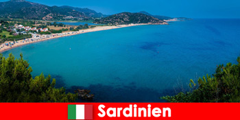 Plaje fantastice așteaptă turiști în Sardinia Italia