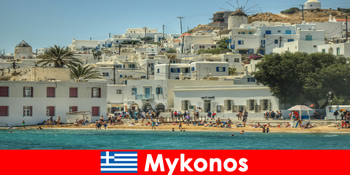 Orașul alb Mykonos este destinația de vis a multor străini din Grecia