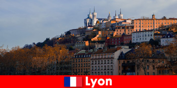 Descoperiți obiective turistice și locuri speciale Străini în Lyon Franța