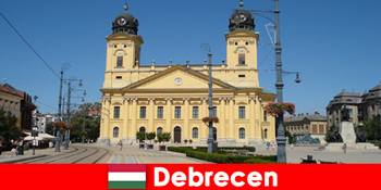 Descoperiți turiștii de artă și istorie în Debrecen Ungaria