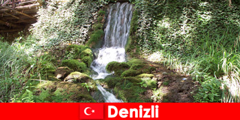 Călătorii în natură vizitează locuri unice din Denizli Turcia