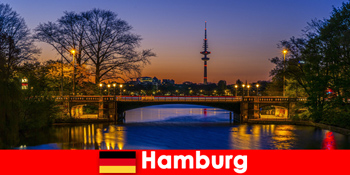 Hamburg, în Germania, invită turiștii în orașul canalelor