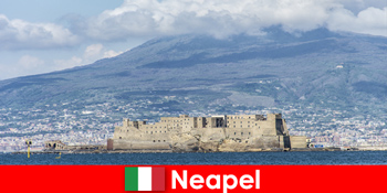 Experimentați locuri istorice minunate în Napoli Italia