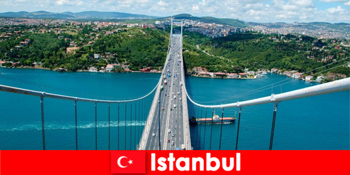 Istanbulul, cu marea, Bosforul și insulele sale, este unul dintre cele mai frumoase orașe din Turcia.