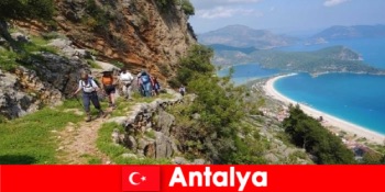 Bucurați-vă de plimbări în natură cu păduri verzi și priveliști magnifice în Turcia Antalya